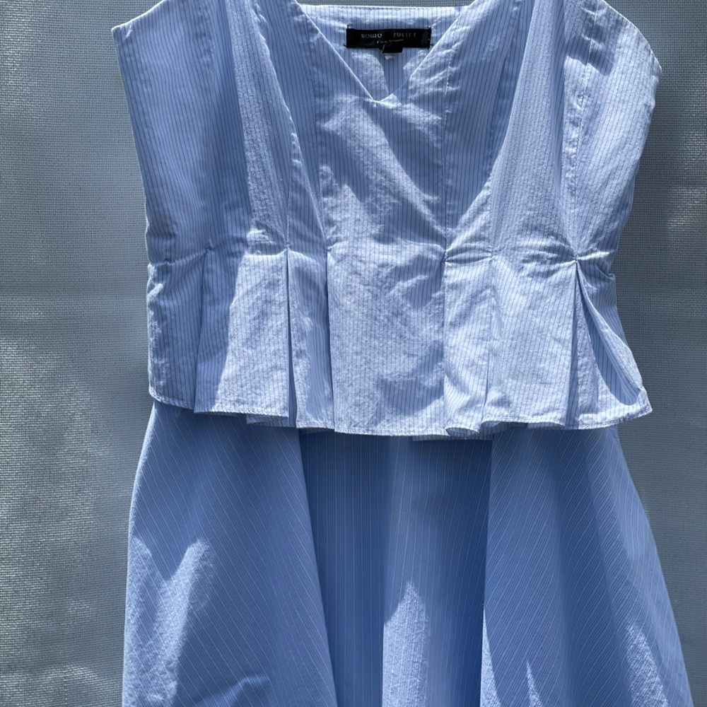 Dress - Picture 2 of 7